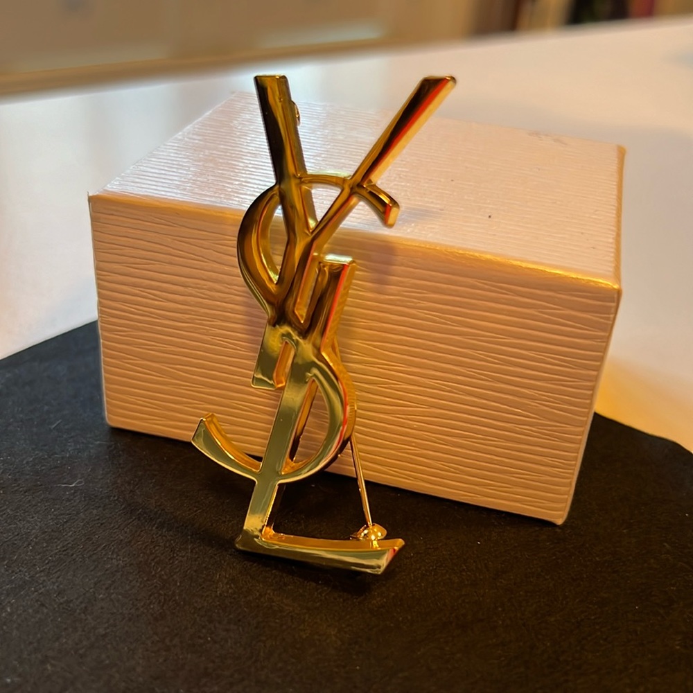 High Quality Fashion Brooch
